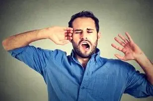 اگر در طول روز مدام حس خواب‌آلودگی دارید این مطلب را حتما بخوانید!