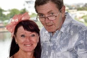 خواستگاری و ازدواج چندباره مرد آلزایمری با همسرش! +عکس