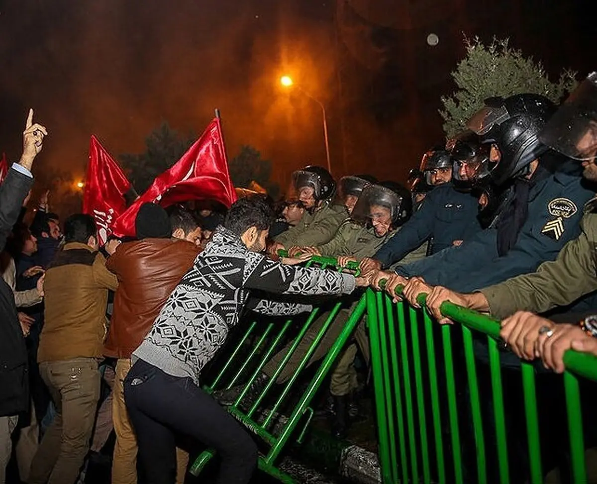 بازخوانی یک اتفاق باورنکردنی در تهران| کوکتل مولوتوف را با ماشین آوردند!