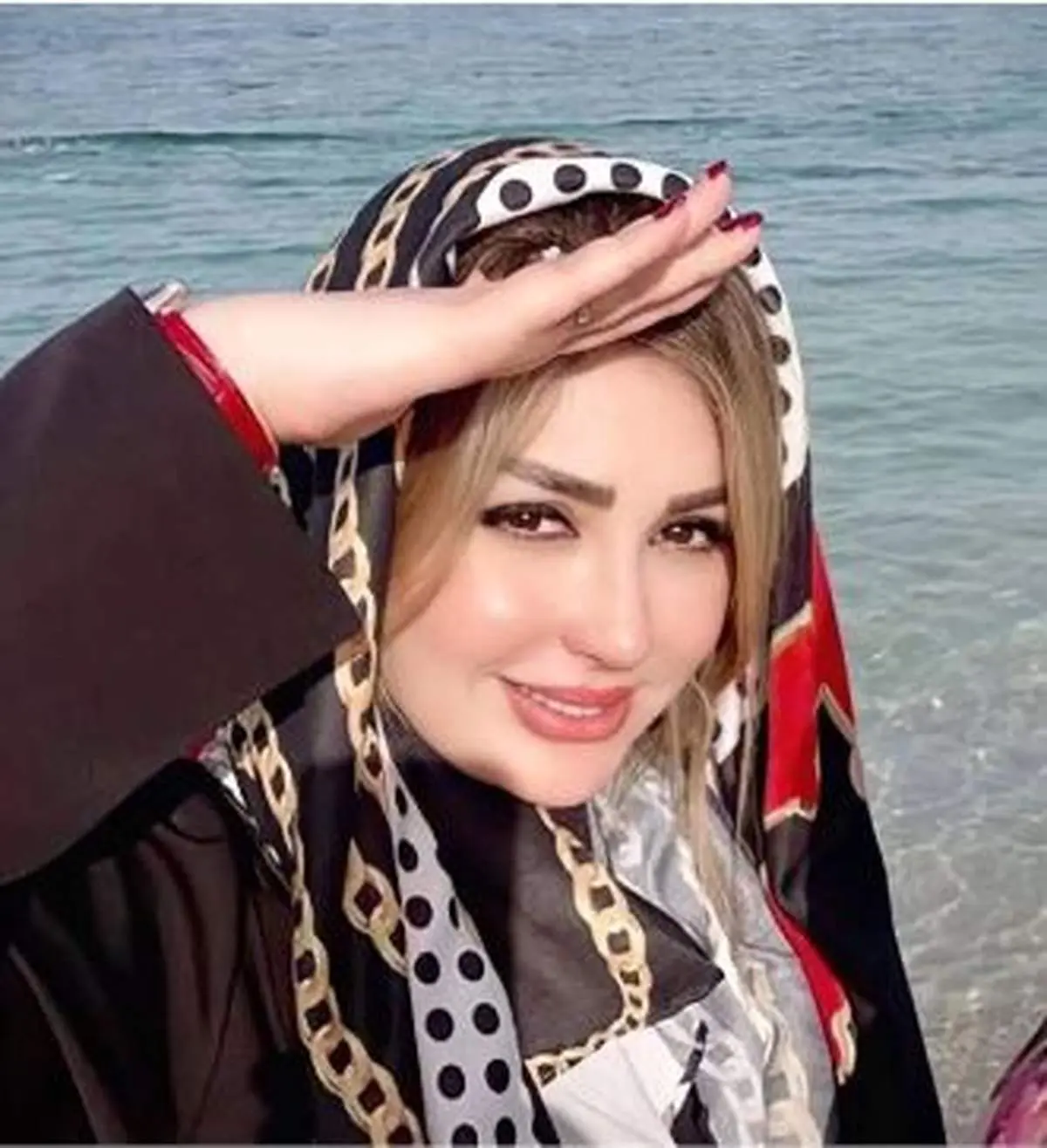 نیوشا ضیغمی در یک قاب دوستداشتنی و خانوادگی