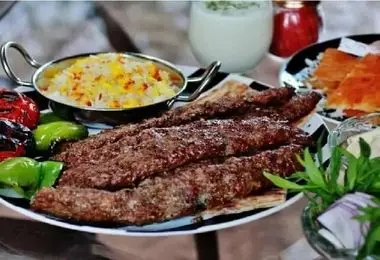 رئیس اتحادیه کباب و غذای سنتی تهران: چلوکباب زیر ۱۰۰ هزارتومان، سم‌فروشی است!