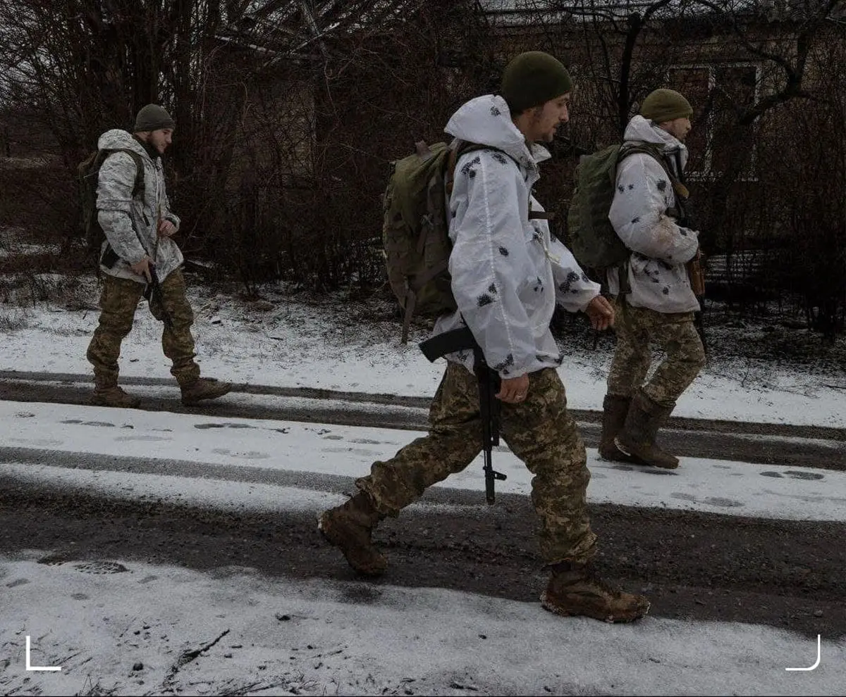 نیرو های امنیتی اوکراین در حال سوزاندن اسناد اطلاعاتی مرکز کیف/ ببینید