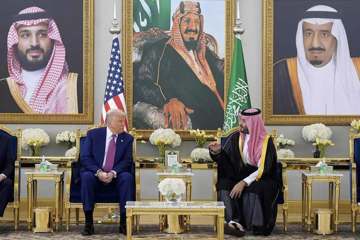 اقدام جنجالی ترامپ در مقابل چشمان بن سلمان