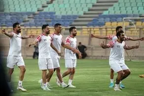 آغاز شکاف در پرسپولیس/تنها یک نفر پول گرفته!