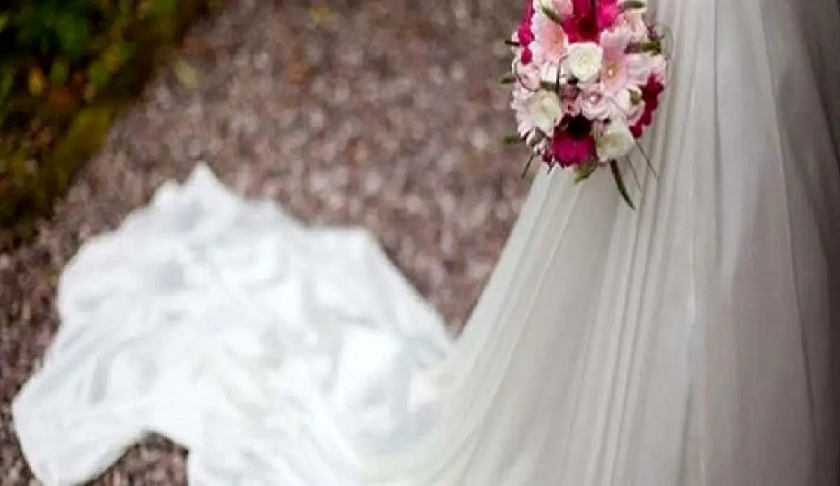 مصائب بانمک این عروس ۹۳ ساله برای انتخاب لباس عروس!+عکس