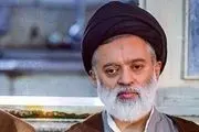 تصویری از مصطفی خامنه‌ای، فرزند رهبری، در حال خادمی + ببینید 