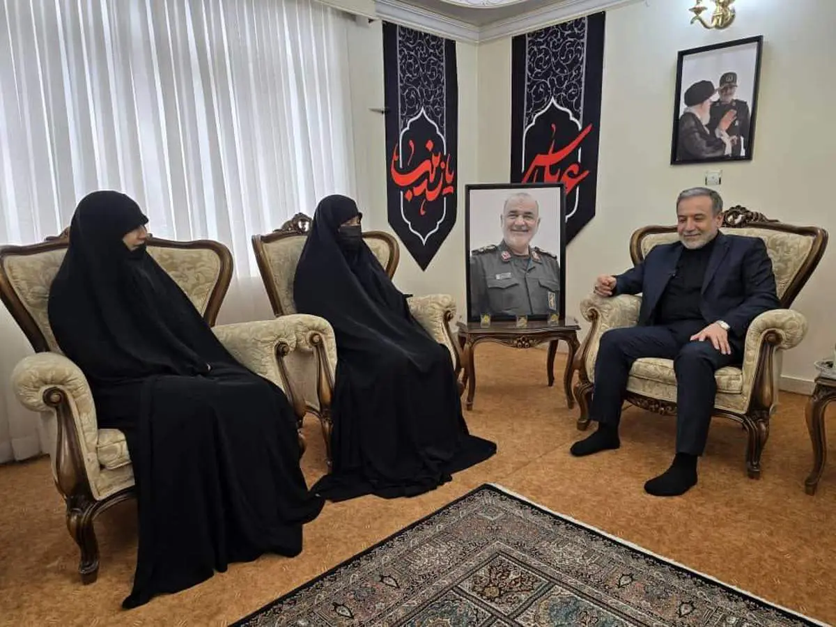عراقچی به منزل سردار سلامی رفت