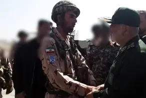 فرمانده‌ کل سپاه پاسداران از یگان‌های دریایی تنگه هرمز و جزایر خلیج‌ فارس بازدید کرد 