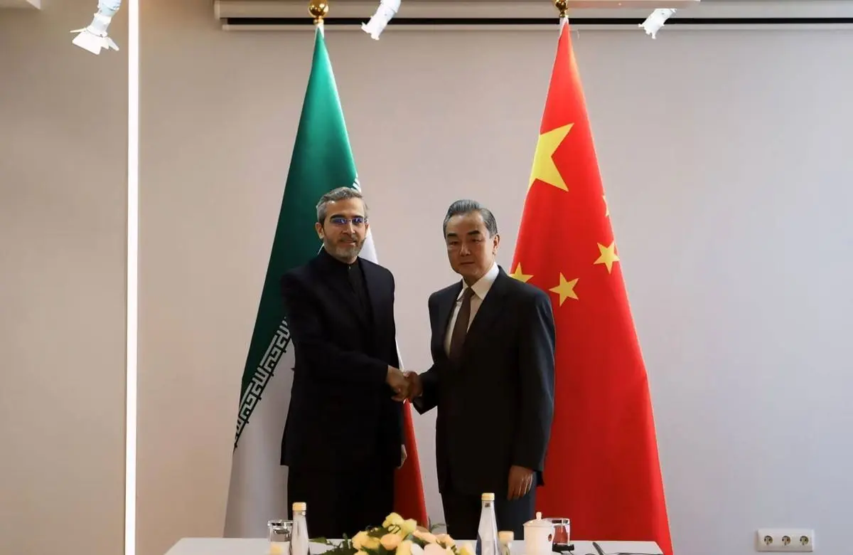 علی ‌باقری ‌کنی با وزیر خارجه چین دیدار کرد