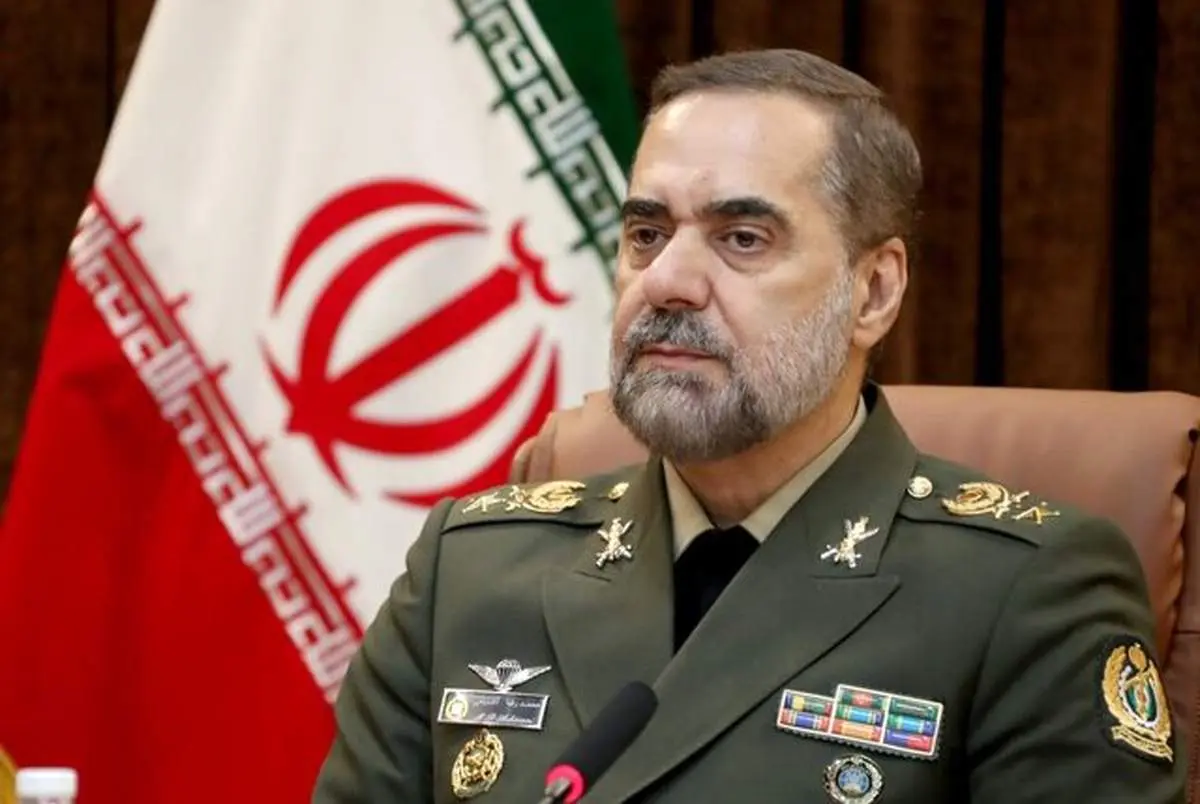 وزیر دفاع به چین سفر کرد