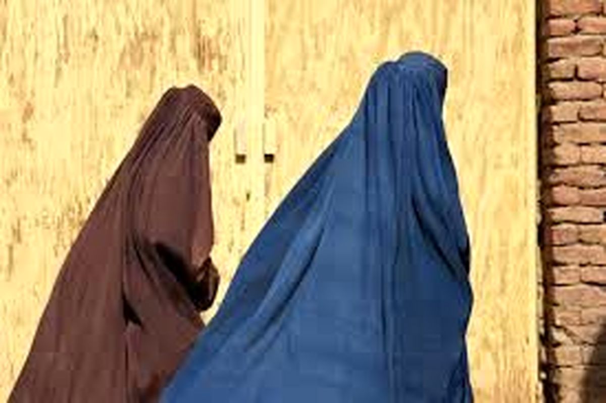 زنان افغان به حمایت از طالبان تجمع کردند!+ عکس