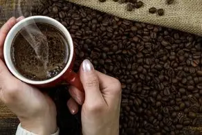اگر زیادی قهوه بنوشیم چه اتفاقی می‌افتد؟