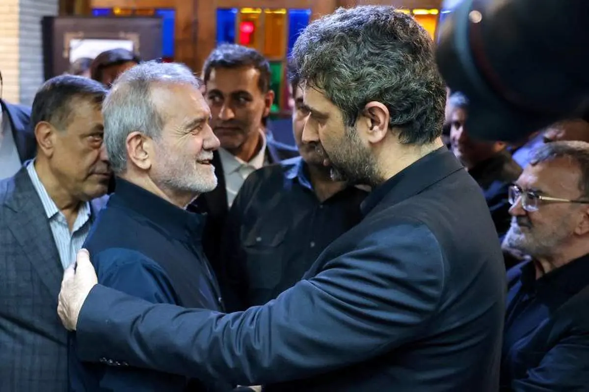 حضور رئیس جمهور در مراسم ختم مادر سیدمهدی طباطبایی