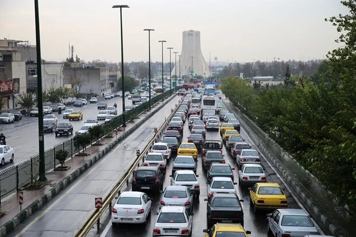 ترافیک در معابر اصلی و بزرگراهی شهر تهران