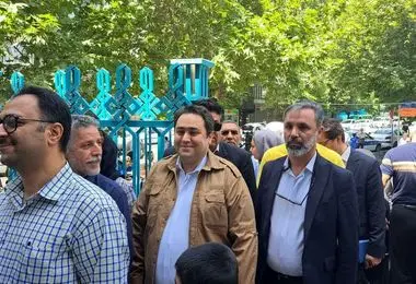 داماد حسن روحانی در صف رای + عکس 
