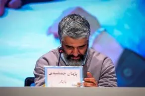  کنایه پژمان جمشیدی به دولت: دلار شده ۸۳ تومان، آقای پزشکیان چه شد؟/ فیلم