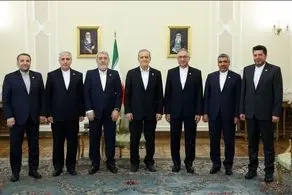 پزشکیان با سفرای ایران در ۶ کشور جهان دیدار کرد 