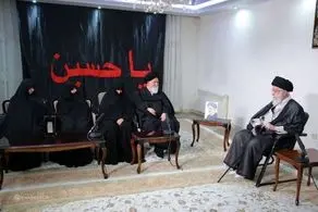 حضور رهبر انقلاب در منزل رئیس‌جمهور شهید رئیسی+عکس