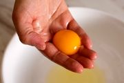 معجزات زرده تخم مرغ برای موها+ طریقه مصرف