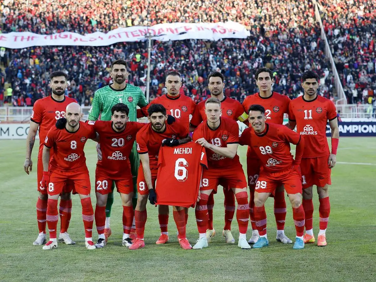حمایت مهدی پزشکیان از تراکتور؛ واکنش تند هواداران پرسپولیس به وزارت ورزش + فیلم
