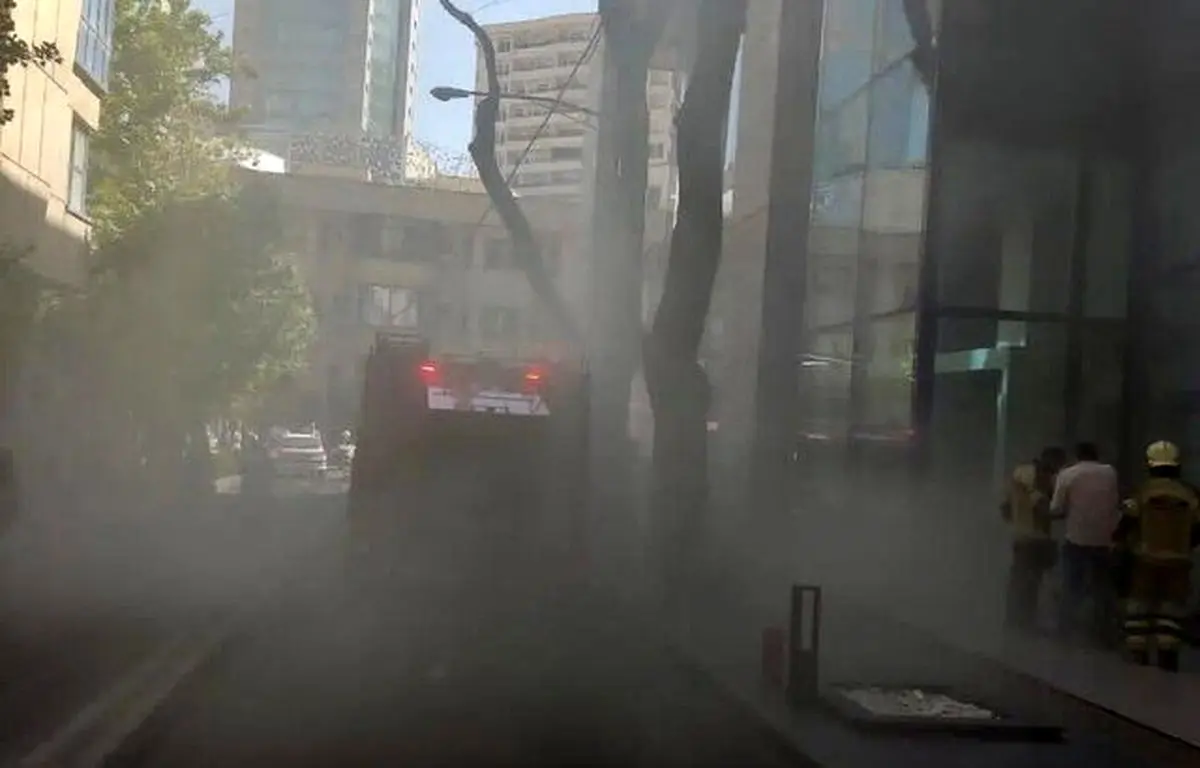 آتش سوزی مهیب در مجتمع تجاری باکلاس شمال تهران