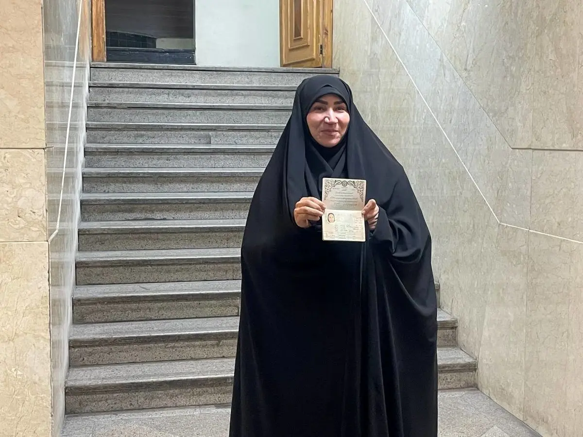سومین کاندیدا زن وارد ستاد انتخابات وزارت کشور شد + عکس 