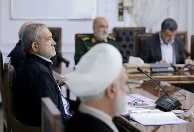 پزشکیان: اگر وقت دانش‌آموزان را با محتوای مناسب پر نکنیم، دشمنان این کار را می‌کنند 