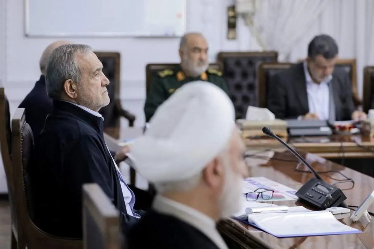 پزشکیان: اگر وقت دانش‌آموزان را با محتوای مناسب پر نکنیم، دشمنان این کار را می‌کنند 