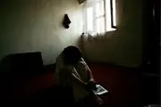 عکسی گریه دار از ازدواج اجباری این دختر 8 ساله با این پیرمرد به علت فقر/ عکس