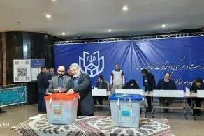 وزیر حسن روحانی هم آمد/ محمود واعظی و همسرش هم رای دادند + ببینید 