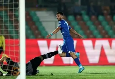 شادی جنجالی ابوالفضل زمانی بعد از گلزنی؛  وریا غفوری در استقلال ظهور کرد