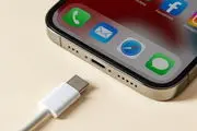 آیفون ۱۵ چگونه مجبور به استفاده از USB-C شد؟