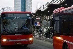 تصادف هولناک اتوبوس بی‌آرتی با گاردریل !