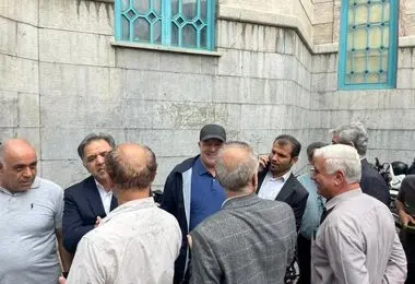 عباس آخوندی و عیسی کلانتری در صف رای گیری در حسینیه ارشاد + عکس