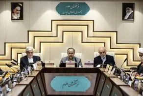 قیمت تمام شده هر لیتر بنزین برای دولت ۵۰ سنت است اما با نرخ ۱۵۰۰ تومان می‌فروشیم