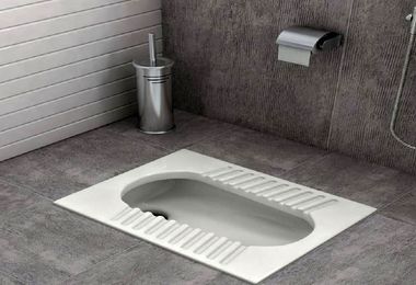 خلاقیت خنده دار یک ایرانی در طراحی توالت عمومی های بدون در در هوای آزاد حاسه ساز شد/ عکس