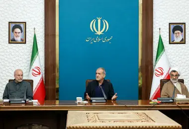پزشکیان: وام‌های قرض‌الحسنه و ارائه خودرو، راه‌حل فرزندآوری نیست 