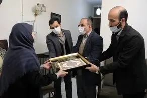 تجلیل مشاور ایثارگران شهردار تهران از ۳ خانواده شهید پلاسکو، ترور، دفاع مقدس و مدافع حرم منطقه۱۳