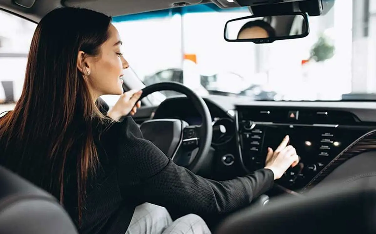 آیا واقعا مردان بهتر از زنان رانندگی می‌کنند؟