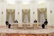 جنجال میز معروف پوتین/ عکس