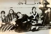 زنان نوازنده در دوره قاجار را ببینید
