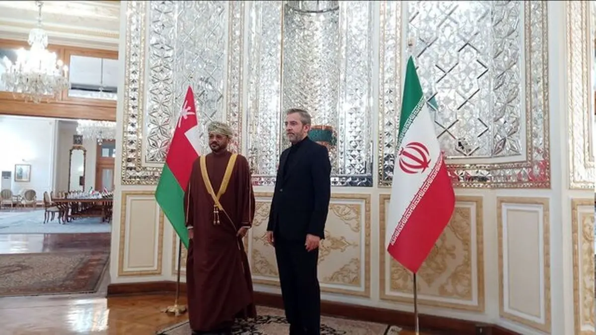 استقبال رسمی علی باقری از وزیر خارجه عمان در وزارت امور خارجه