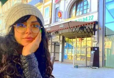 فلور نظری در خارج کشور باربی شد!/ عکس