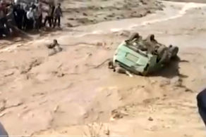۷۰ سرنشین ۳ اتوبوس گرفتار سیلاب نجات پیدا کردند!