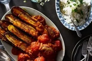 طرز تهیه شام ساده و کم‌خرج با گوجه و کدو