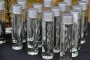 هر بطری آب ۱۰۰ تا ۵۰۰ هزار تومان! / آب معدنی‌های خارجی در فروشگاه‌ها