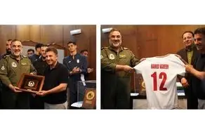 فرمانده ارتش در جمع فوتبالیست‌ها  