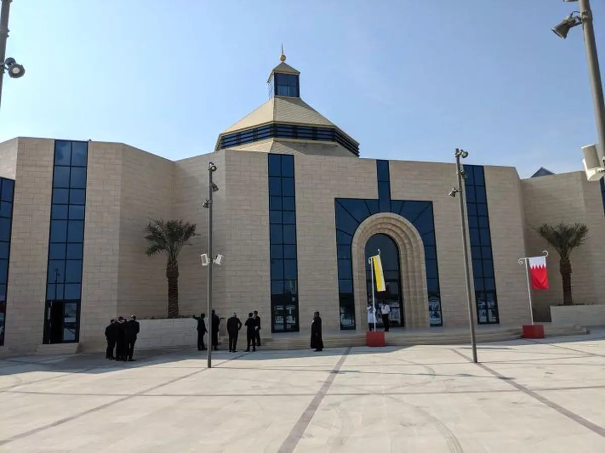 بزرگ‌ترین کلیسای کاتولیک منطقه خلیج فارس در کدام کشور است؟