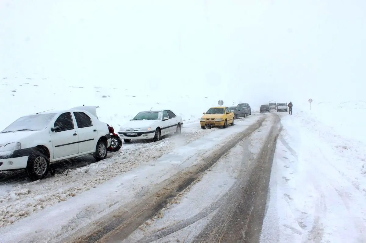 جاده‌های 9 استان برفی و بارانی است