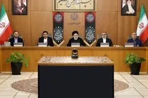 روزنامه کیهان: باید به دولتی ها برای بازگشت قیمت ارز به کف کانال ۵۵ هزار تومان خداقوت گفت!